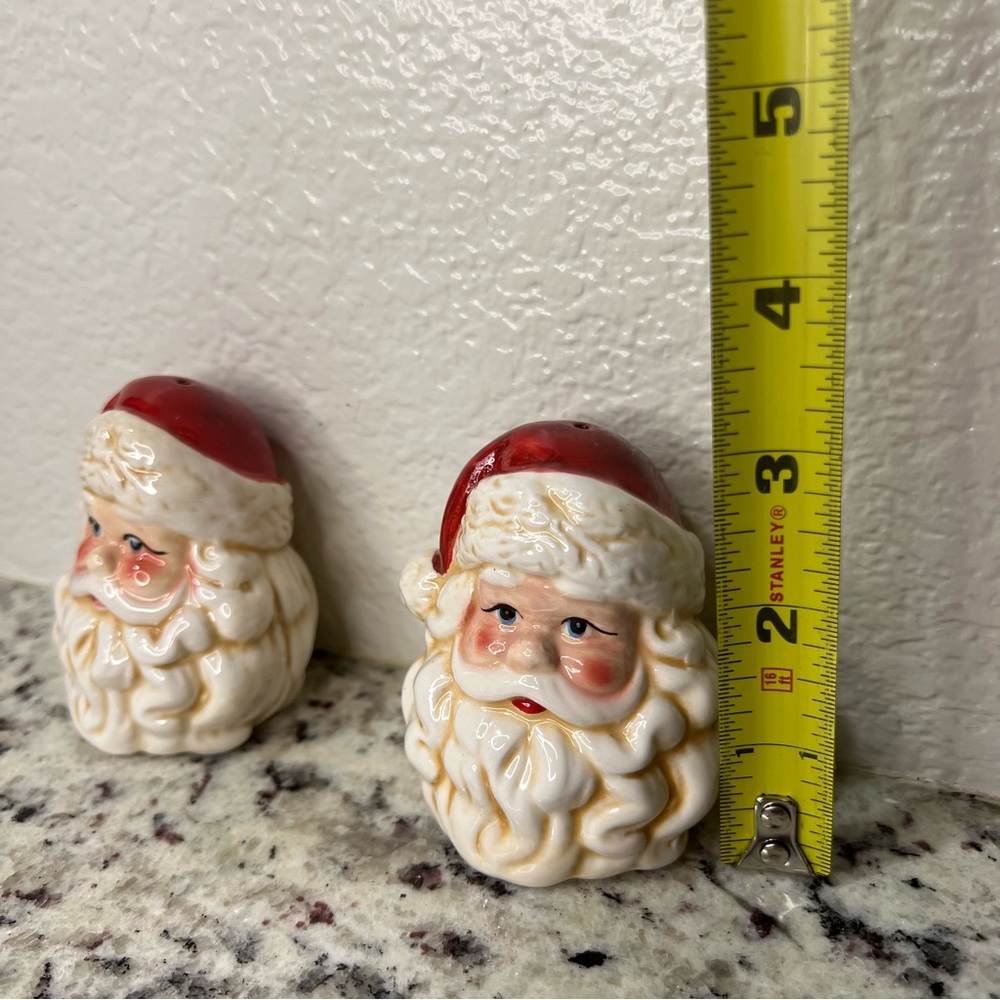 Santa Claus Ceramic Salt and Pepper Shaker set Christmas Holiday - Picture 5 of 6